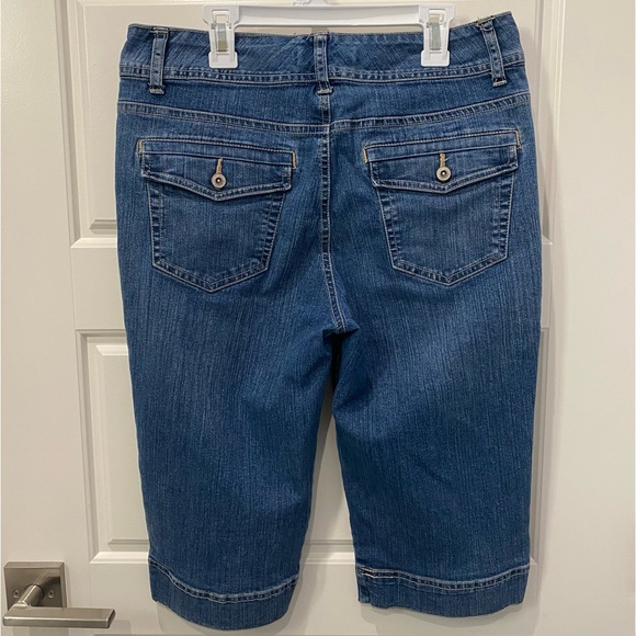 2/$18 Jones New York Blue Denim Jeans Shorts Size 8 - Picture 3 of 6